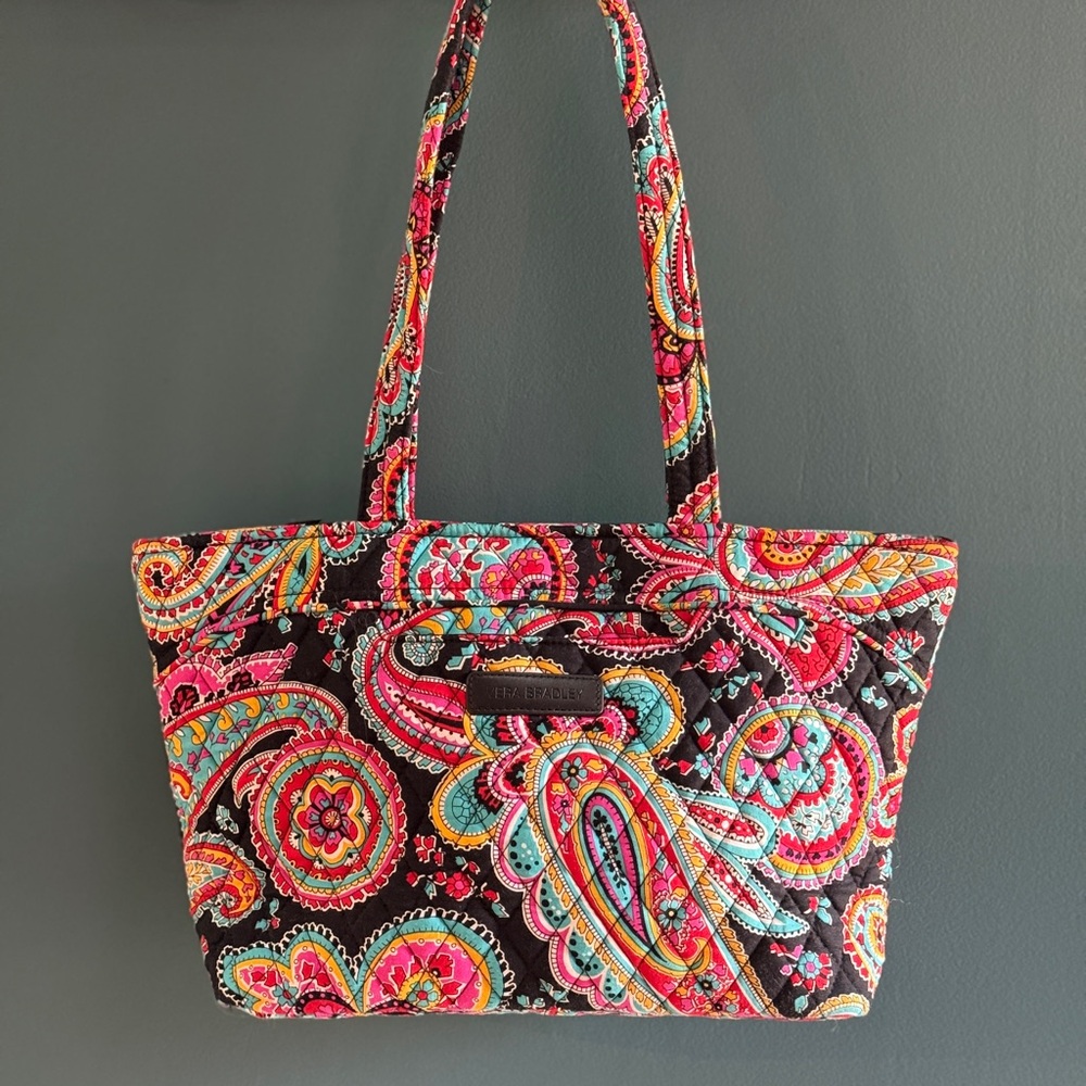 VERA BRADLEY Parisian Paisley Quilted Shoulder Bag/Tote | Retired 2015